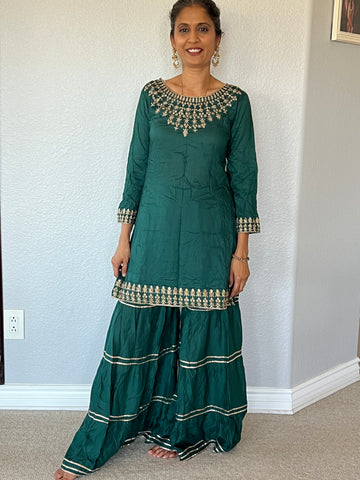 2-Piece Tunic and Pants set (Green and gold)