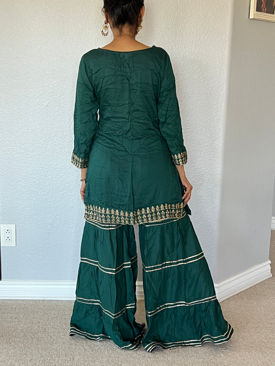 2-Piece Tunic and Pants set (Green and gold)
