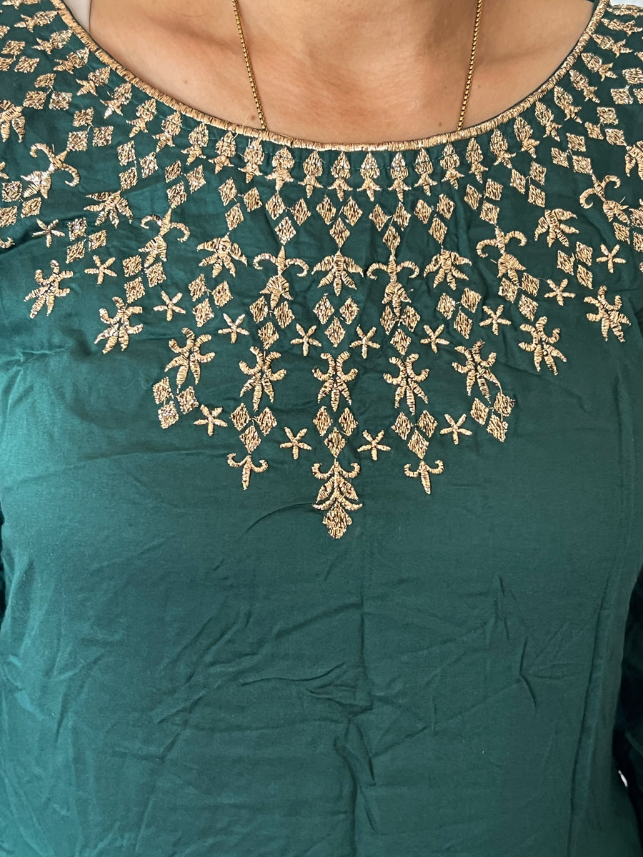 2-Piece Tunic and Pants set (Green and gold)