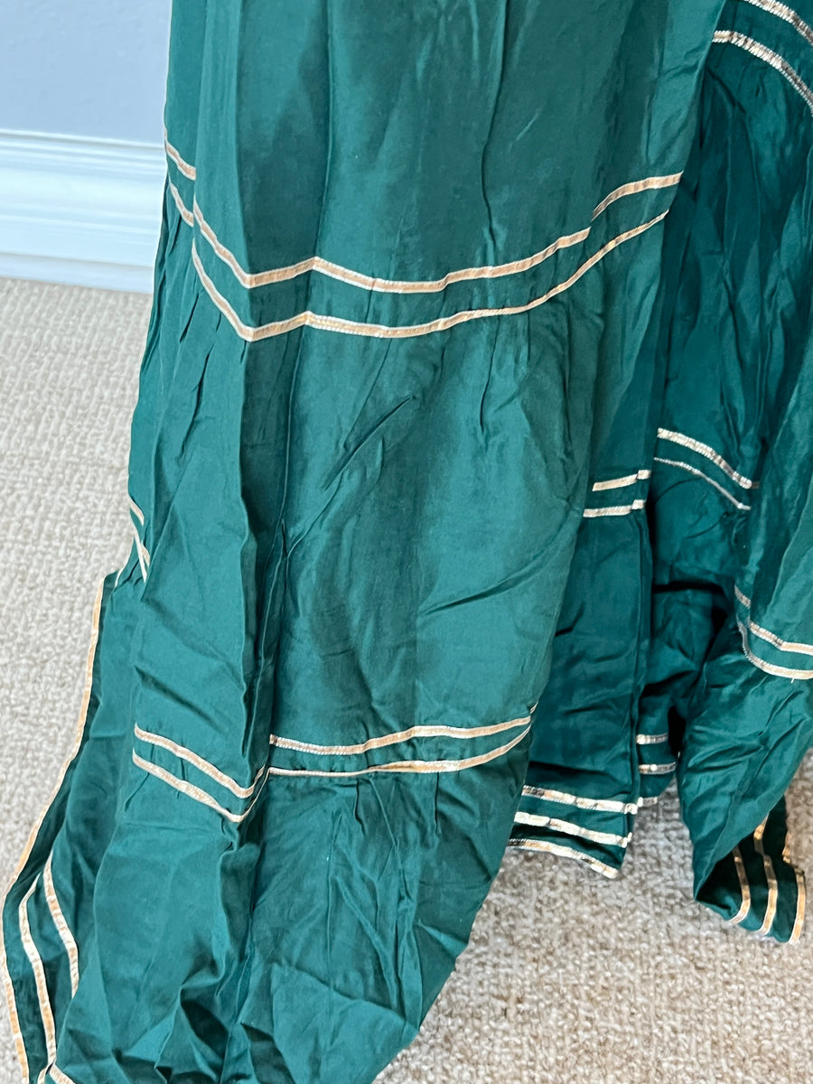 2-Piece Tunic and Pants set (Green and gold)