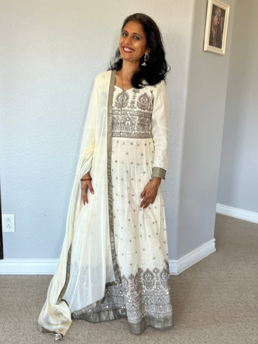 2-Piece Gown and Scarf Set