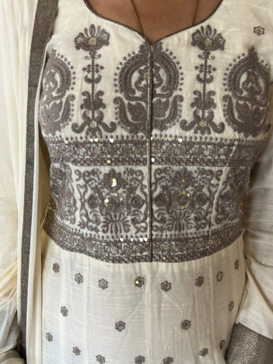 2-Piece Gown and Scarf Set