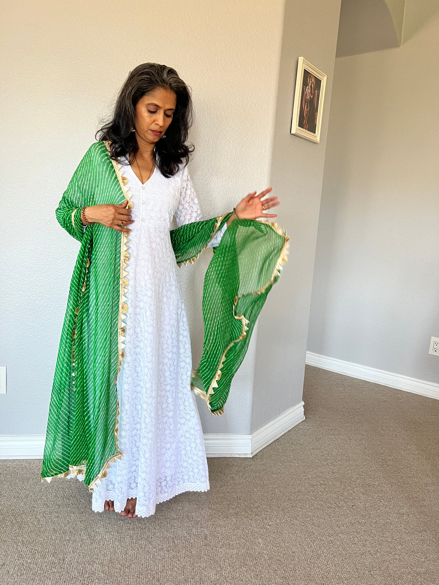 White Pullover Gown (Brand New)