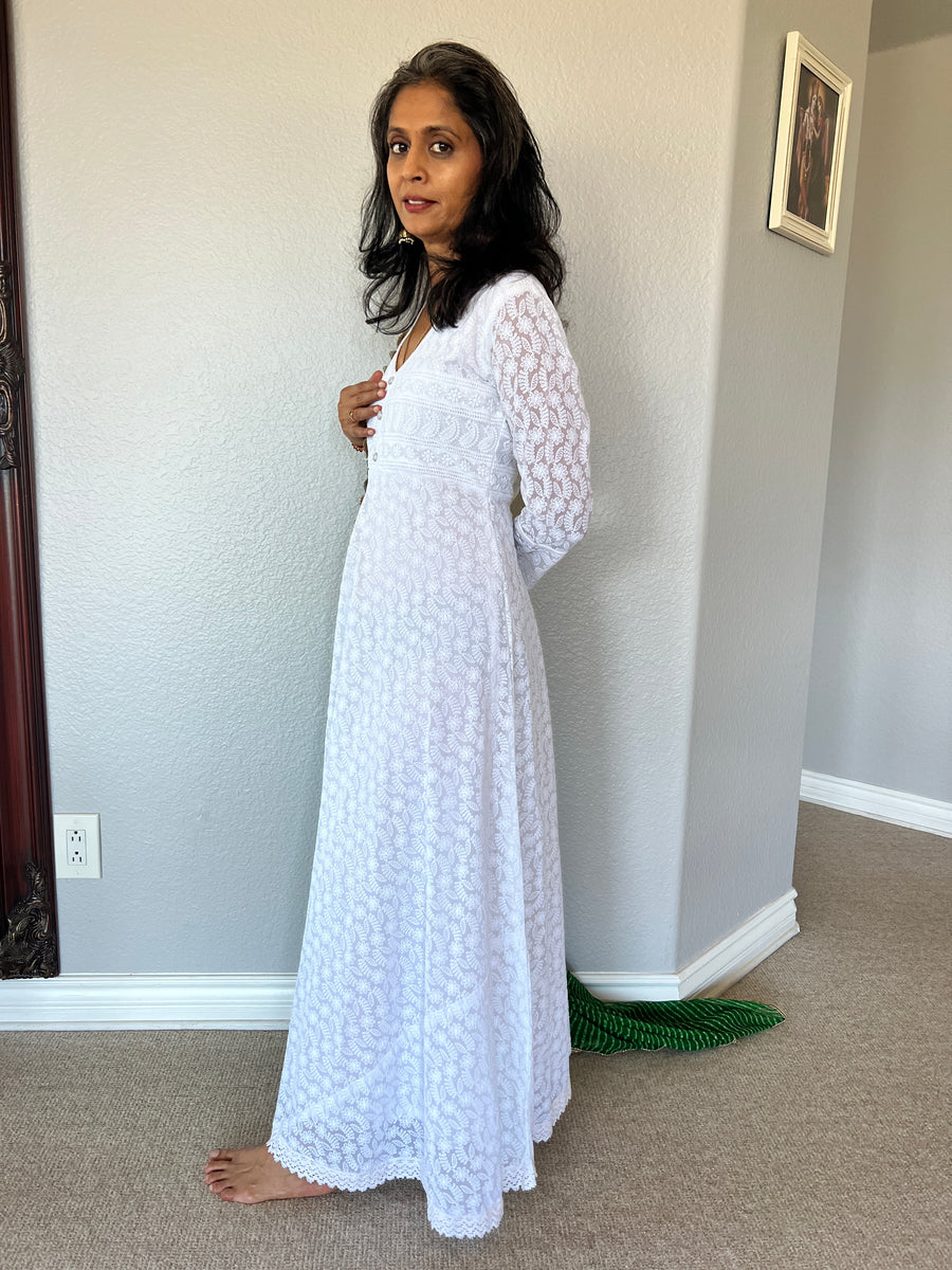 White Pullover Gown (Brand New)