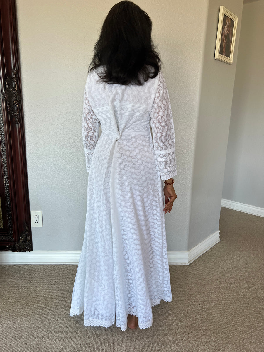 White Pullover Gown (Brand New)