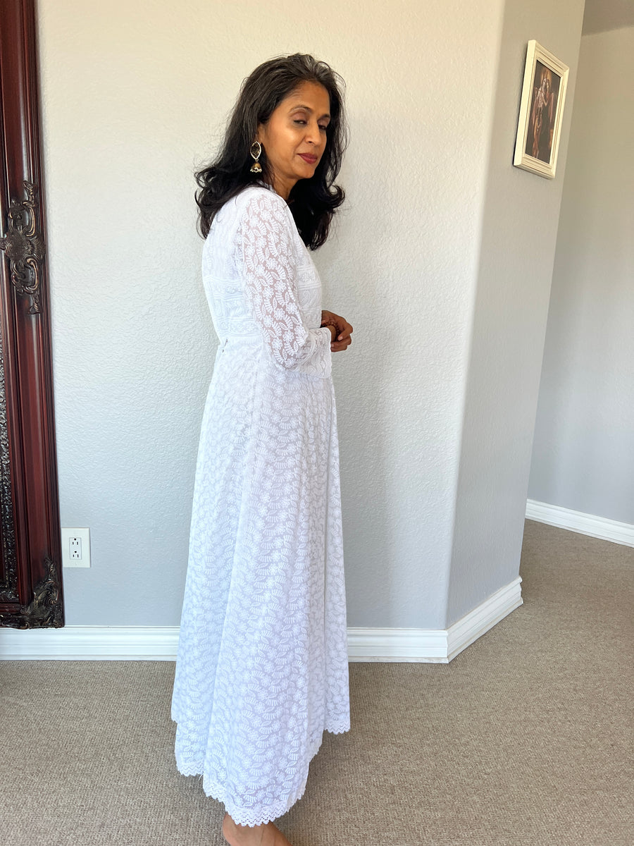 White Pullover Gown (Brand New)