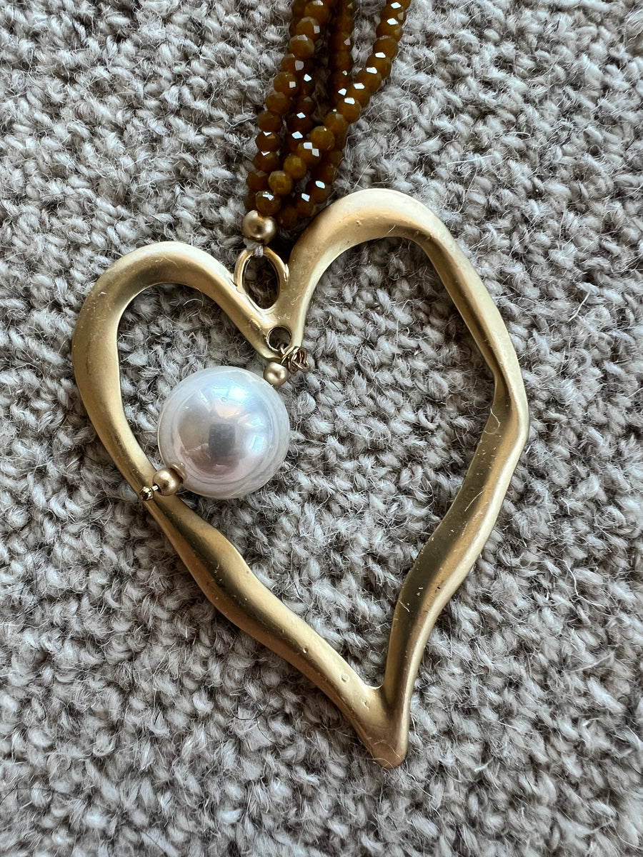 Heart and Pearl Pendant Necklace